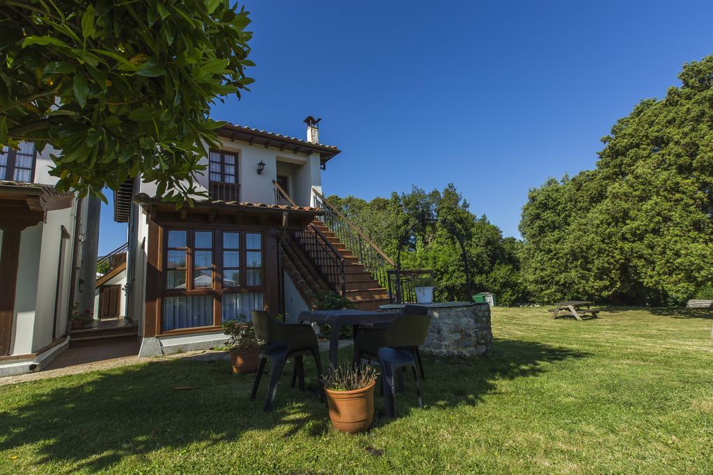 Villanueva de Pria Apartamentos Rurales Playa Del Canal מראה חיצוני תמונה