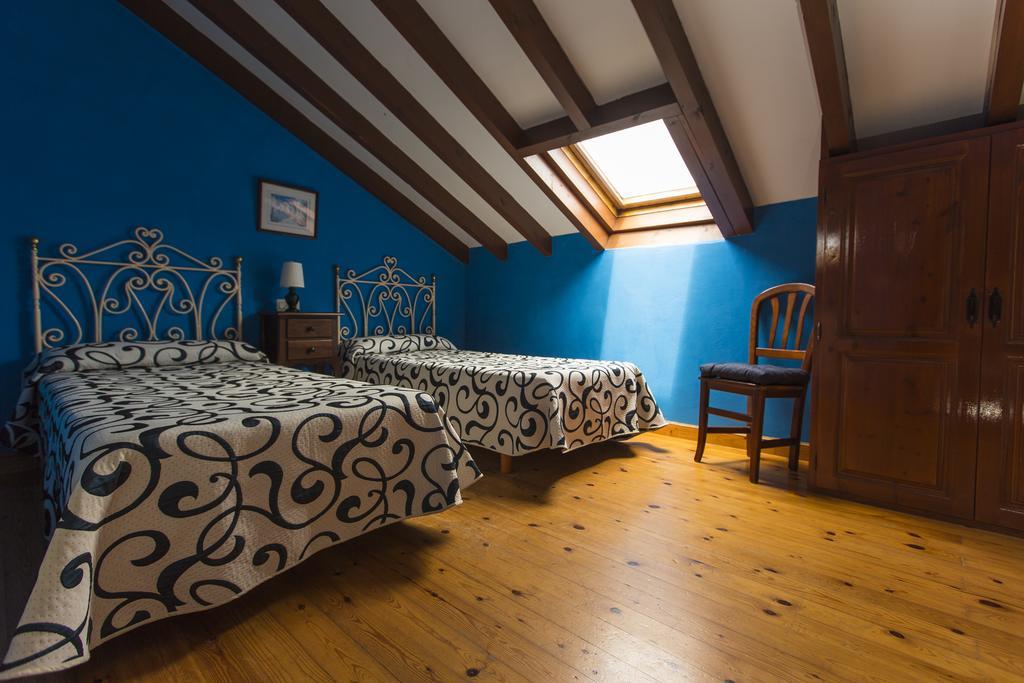 Villanueva de Pria Apartamentos Rurales Playa Del Canal מראה חיצוני תמונה
