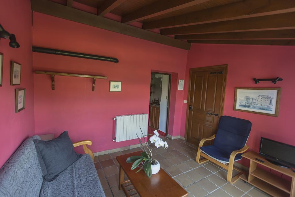 Villanueva de Pria Apartamentos Rurales Playa Del Canal מראה חיצוני תמונה